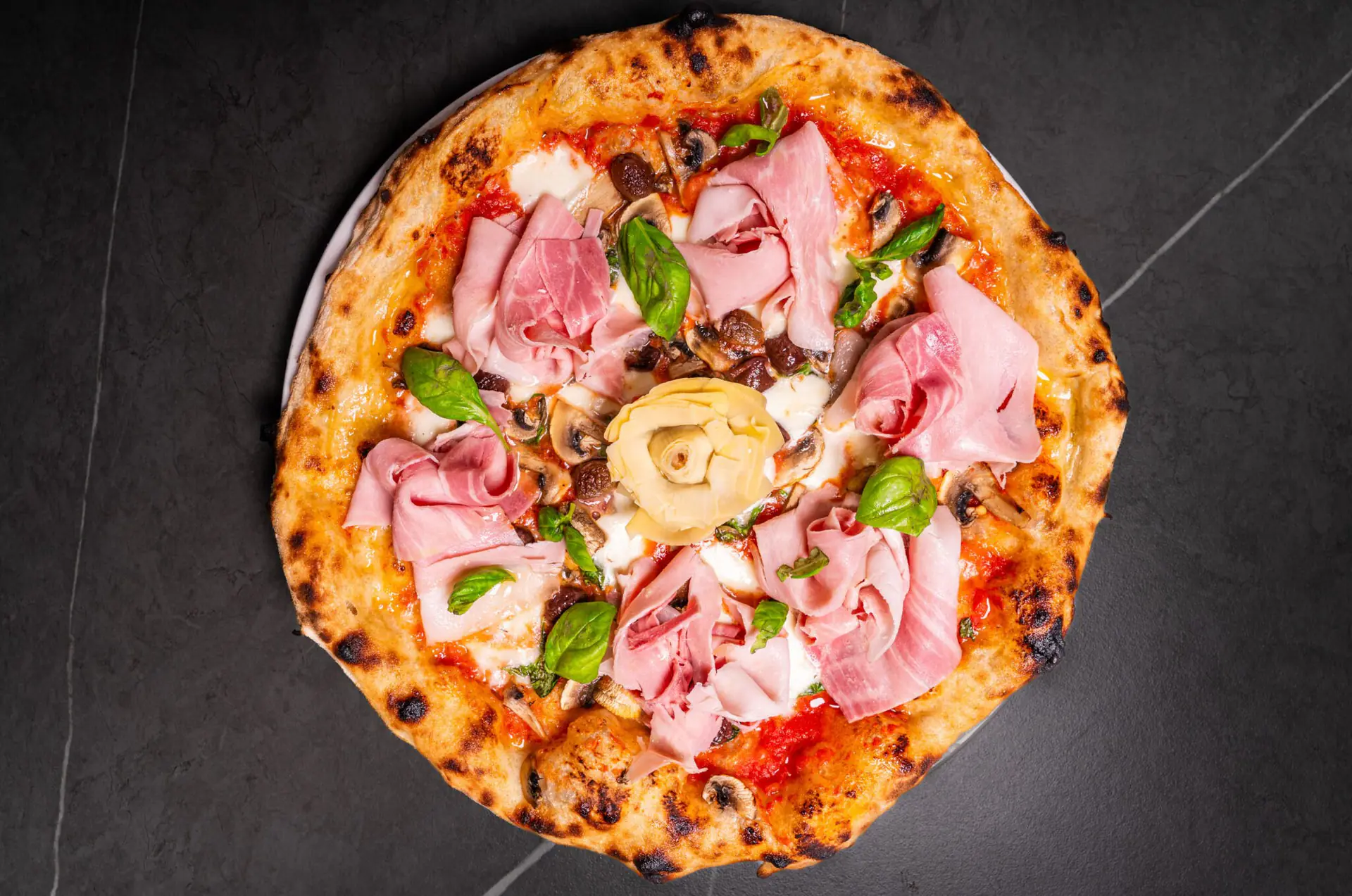 Eine Pizza des Il Fungo